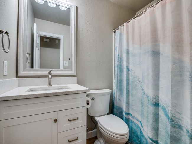 Secondary bathroom with tub/shower combo | Image 17
