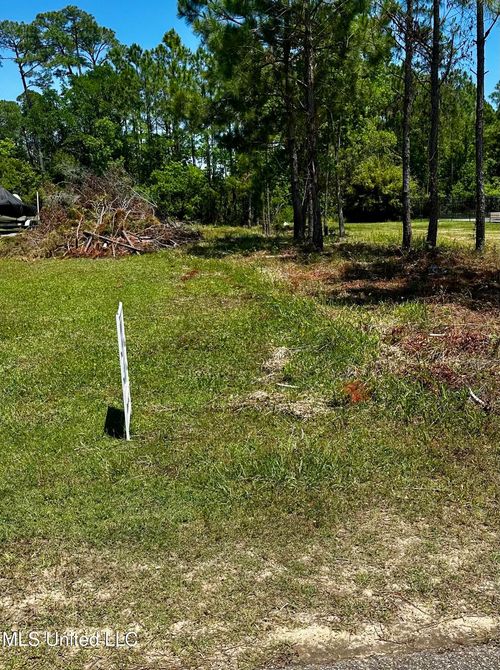 512 Sandy Hook Dr, Pass Christian, MS, 39571 | Card Image