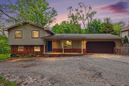 8770 Pettysville Rd, Pinckney, MI, 48169-8527 | Card Image