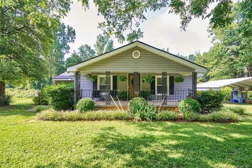 20920 Old Lumberton Rd, Maxton, NC, 28364-7602 | Card Image