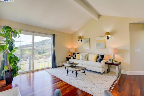 1228 Copper Peak Ln, San Jose, CA, 95120-4267 | Card Image