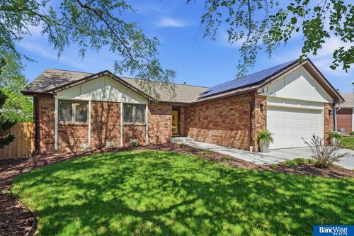 7232 Twin Oaks Road, Lincoln, NE, 68516 | Card Image
