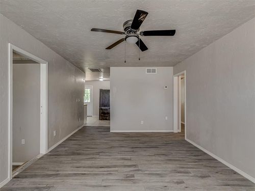 3425 Se 22nd St, Del City, OK, 73115-1541 | Card Image