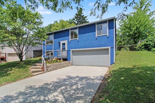 2126 Winewood Ave, Ann Arbor, MI, 48103-3945 | Card Image