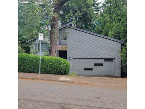 755 Sw Chestnut St, Portland, OR, 97219-2141 | Card Image