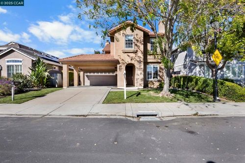 2387 Fernwood Ln, Brentwood, CA, 94513-5636 | Card Image