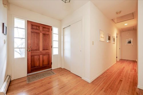 24 Raemont Rd, Granite Springs, NY, 10527-1111 | Card Image