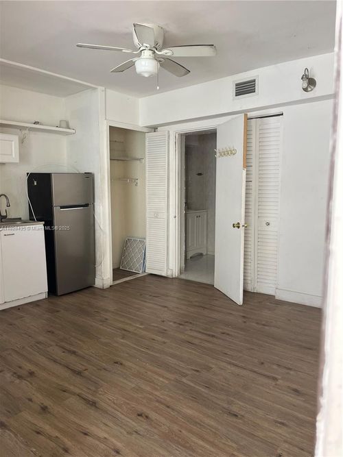 0-2299 Ne 136th Ter, North Miami Beach, FL, 33181-1831 | Card Image