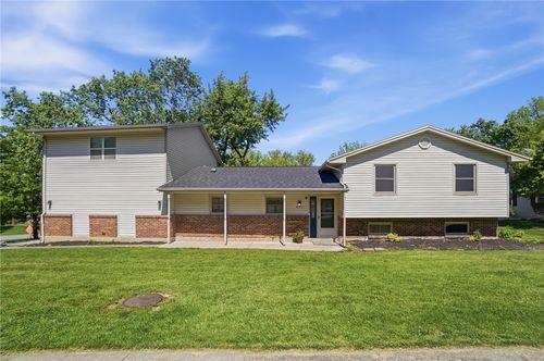 6195 Millbank Dr, Centerville, OH, 45459-2240 | Card Image