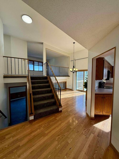 2249 Heath Ave N, Oakdale, MN, 55128-5001 | Card Image