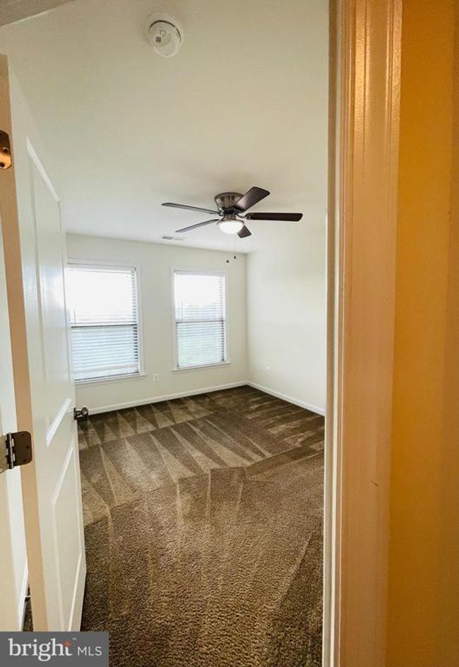 24456 Hawthorn Thicket Ter, Townhouse with 3 bedrooms, 4 bathrooms and null parking in STERLING VA | Image 11