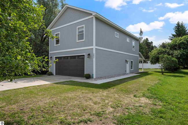 202 W Carpenter St, House other with 3 bedrooms, 2 bathrooms and null parking in Charlevoix MI | Image 26