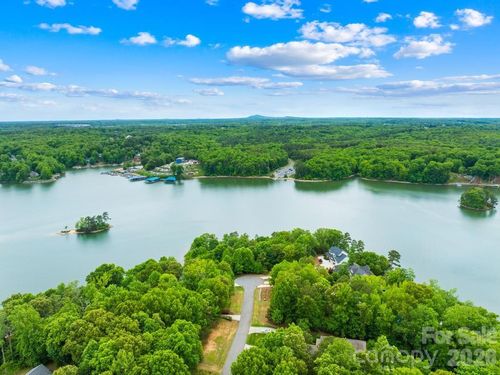 272 S Harbor Watch Dr, Statesville, NC, 28677-2500 | Card Image