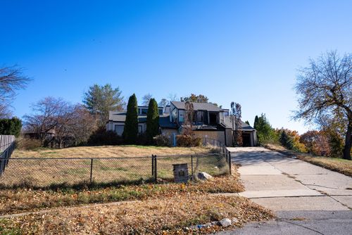 3515 Sw 27th St, Des Moines, IA, 50321-2622 | Card Image