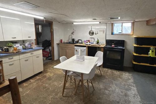 215 Arthur St, Pinconning, MI, 48650-7027 | Card Image