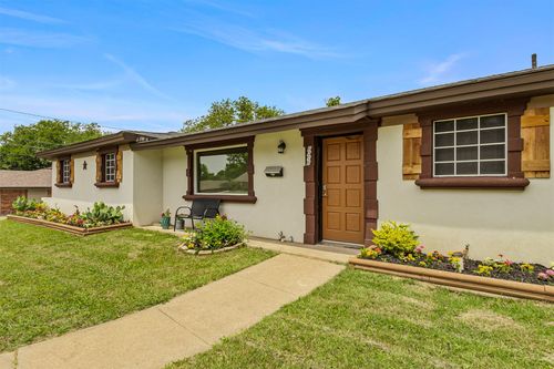 6016 Wedgmont Cir N, Fort Worth, TX, 76133-3625 | Card Image