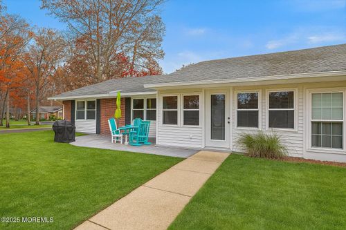 486 Thornbury Ct, Lakewood, NJ, 08701-7840 | Card Image