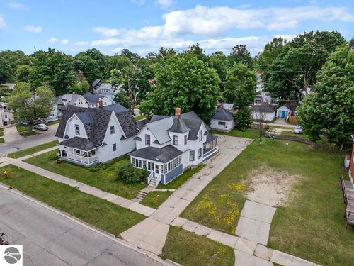 314 E Pine St, Cadillac, MI, 49601-1925 | Card Image