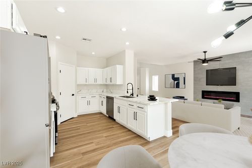 9349 Lakefront Color St, Las Vegas, NV, 89178-7231 | Card Image