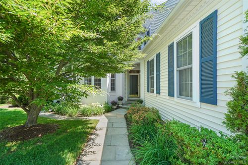 2 Heirloom Ln, Port Chester, NY, 10573-1089 | Card Image