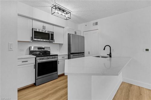 apt-817-8950 Colonnades Ct, BONITA SPRINGS, FL, 34135-7866 | Card Image