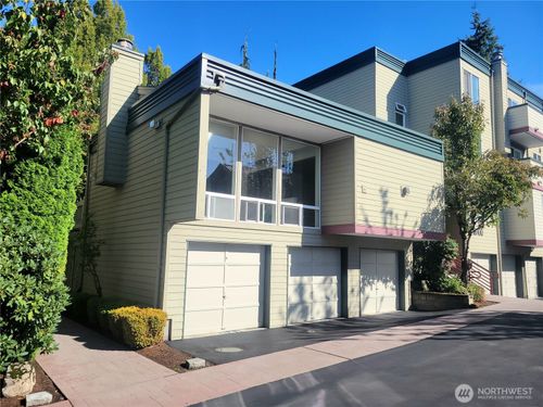 c218-18100 15th Ave Ne, Shoreline, WA, 98155-3845 | Card Image