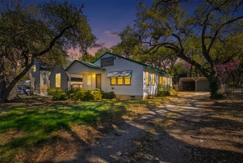 2607 S 4th St, Austin, TX, 78704-6209 | Card Image