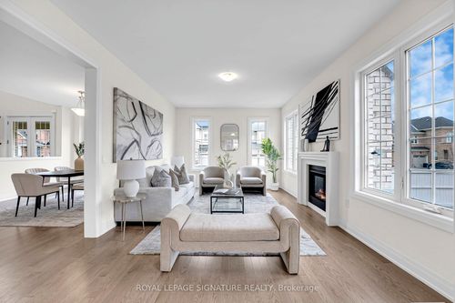 22 Bill Guy Dr, Keswick, ON, L4P0H9 | Card Image