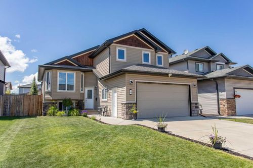 66 Woodbine Avenue, Blackfalds, AB, T4M0J4 | Card Image