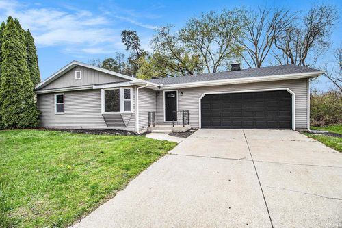 53911 Kershner Ln, Elkhart, IN, 46514-9241 | Card Image