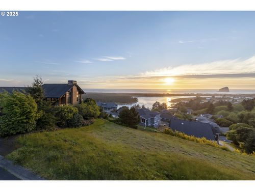 7850 Brooten Mountain Loop, Pacific City, OR, 97135-8050 | Card Image