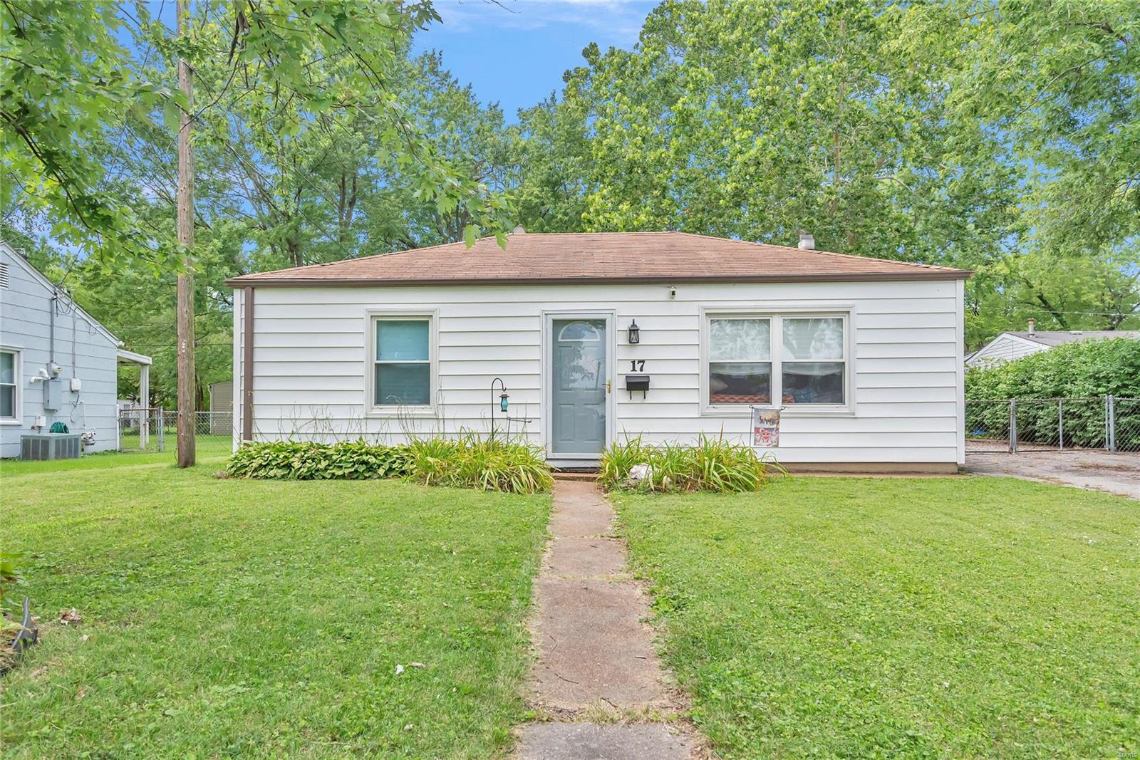 Florval Dr, Florissant, MO 63031