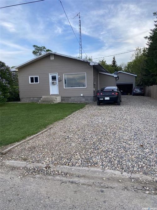 409 Wylie Ave, Oxbow, SK, S0C2B0 | Card Image