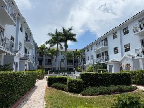 2725 Ne 8th Ave, Wilton Manors, FL, 33334-2631 | Card Image
