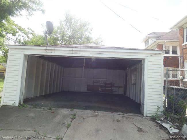 8840 Dexter Avenue, Home with 0 bedrooms, 2 bathrooms and null parking in Detroit MI | Image 3