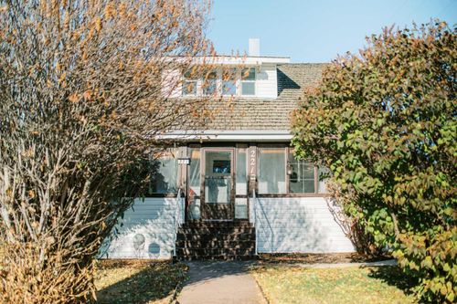 221 4th Ave S, Big Valley, AB, T0J0G0 | Card Image