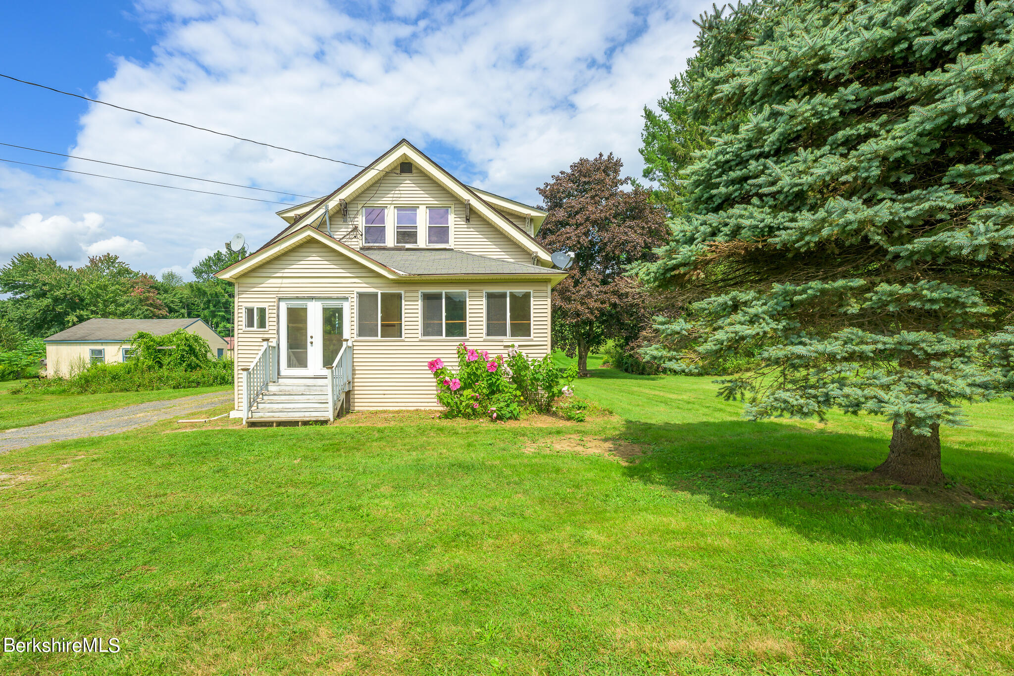 State Rd, Great Barrington, MA 01230