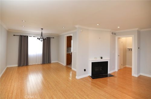 9402 Via Yolanda, Burbank, CA, 91504 | Card Image