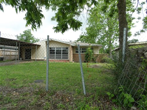 5635 Ashburn Street, Houston, TX, 77033 | Card Image