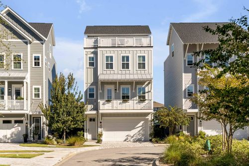 549 Cooper Village Ln, Mount Pleasant, SC, 29464-3880 | Card Image