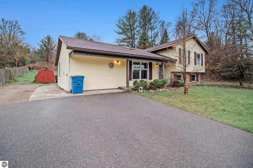 7809 Potter Rd, Bear Lake, MI, 49614-9744 | Card Image