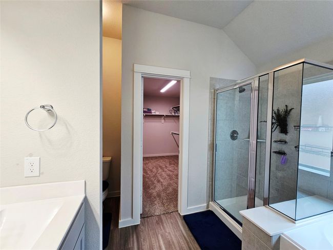 Large walk-in closet | Image 18