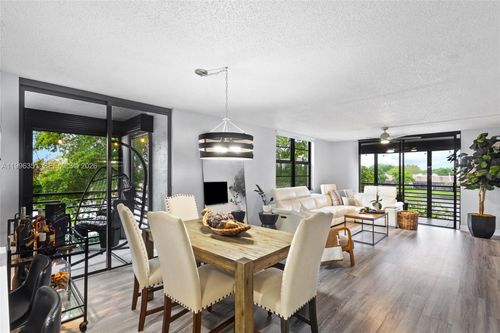301-1101 Colony Point Cir, Pembroke Pines, FL, 33026-2940 | Card Image