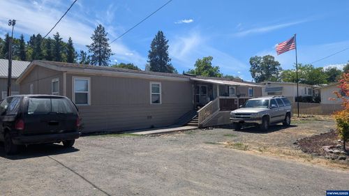 591 Se Carrol St, Winston, OR, 97496-6537 | Card Image