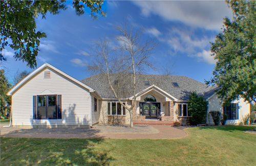 8194 Country Club Rd, Charleston, IL, 61920-7616 | Card Image