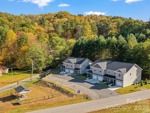 unit-102-100 Red Twig Ln, Burnsville, NC, 28714-2129 | Card Image