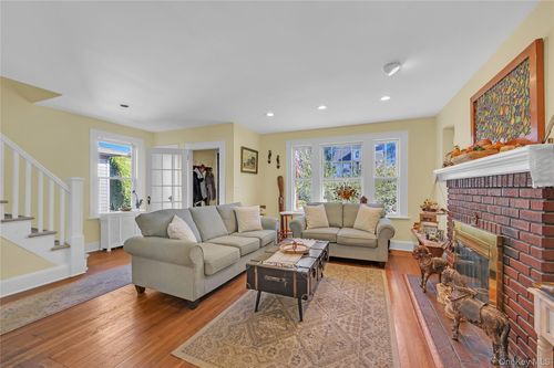 45 24 171st Street, New York, NY, 11358 | Card Image