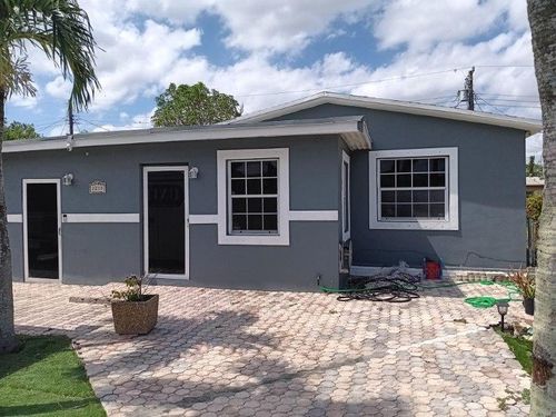 2215 Nw 9th Ct, Fort Lauderdale, FL, 33311-6820 | Card Image