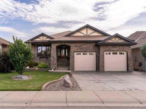 530 Canyon Cove W, Lethbridge, AB, T1K2N4 | Card Image