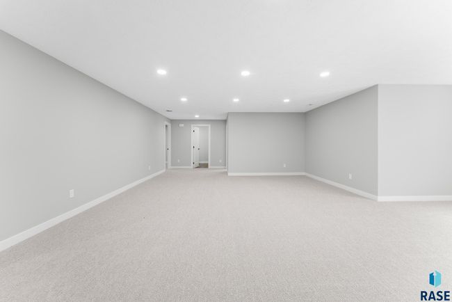 513 N Wildcat Dr, Townhouse with 3 bedrooms, 3 bathrooms and null parking in Sioux Falls SD | Image 47